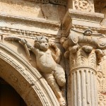Puttino - Portale laterale della Chiesa di san Nicola a Pietrafitta (foto di Luciana Vita - tutti i diritti sono riservati)