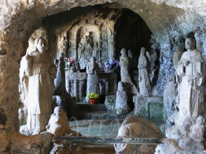 Chiesetta di Piedigrotta - Interno: particolari (Pizzo Calabro - Foto di L. Vita)