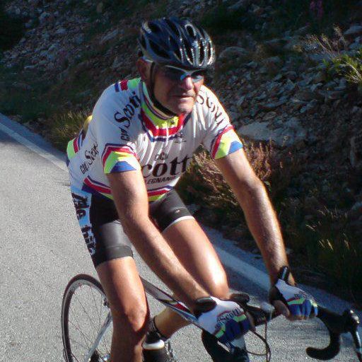 CICLISTA Tratto da Il PALPITO DELL’ECLISSE di Maria Eleonora Zangara foto di Antonio Autelitano
