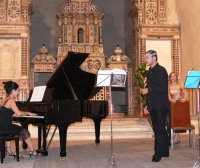 Bastien und Bastienne, opera in un atto di Mozart - Bastiana: Aurora Tirotta, Soprano, Bastiano: Saverio Pugliese,Tenore; Colas: Francesco Di Prima, Baritono; Al pianoforte Loredana Pelle, Pianista. Trucco: Federica Bontempi