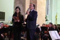 Orchestra e Coro del Conservatorio Fausto Torrefranca -  mezzosoprano Clarissa Leonardi, bandoneon Mario Stefano Pietrodarchi, pianista Martin Palmeri. Palmeri - Direttore Michele Santorsola.
Nella foto: Il direttore Artistico Dell'Accademia Senocrito, M° Loredana Pelle e il Direttore del Conservatorio F. Torrefranca di V.V. M° Francesco Pollice.